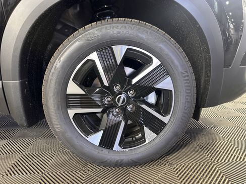 Used 2026 Nissan Kicks SV w/ Cold Weather Package image 6