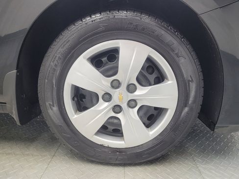 Used 2018 Chevrolet Cruze LS image 31