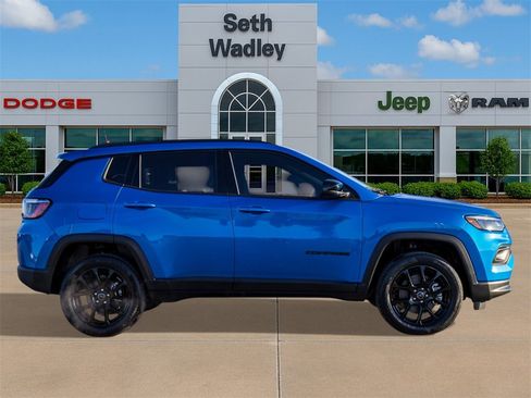 New 2026 Jeep Compass Latitude image 8