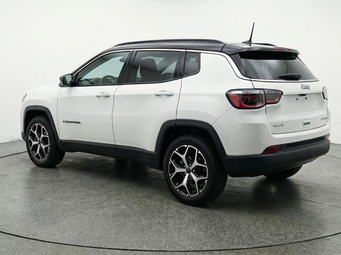Used 2025 Jeep Compass Limited image 6