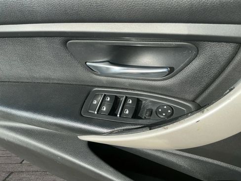 Used 2017 BMW 320i Sedan image 11