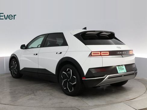 Used 2024 Hyundai Ioniq 5 SEL image 14