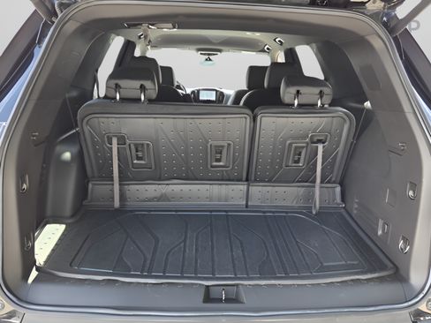 Used 2022 Chevrolet Traverse RS FWD image 13