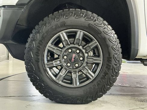 Used 2024 GMC Sierra 1500 AT4X AWD/4WD image 13