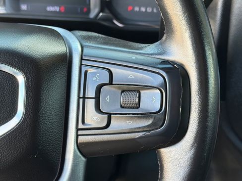 Used 2020 GMC Sierra 1500 SLT image 32