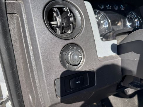 Used 2011 Ford F150 XLT w/ XLT Convenience Pkg image 16