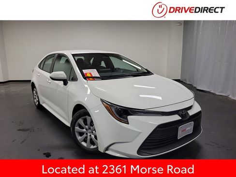 Used 2025 Toyota Corolla LE image 1