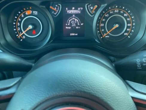 Used 2025 Jeep Wrangler Sport image 16