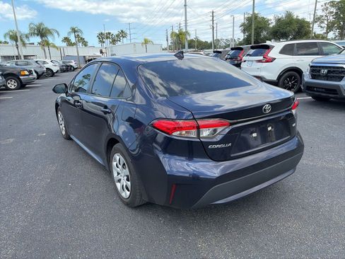 Used 2022 Toyota Corolla LE image 5