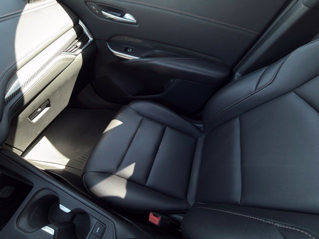 Used 2019 Cadillac XT4 Sport w/ Cold Weather Package AWD/4WD image 6