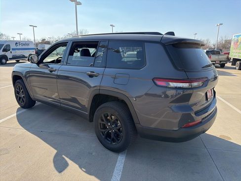 Used 2024 Jeep Grand Cherokee L Altitude image 5