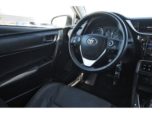 Used 2019 Toyota Corolla L image 10
