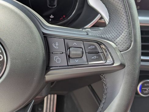 Used 2024 Alfa Romeo Stelvio Veloce AWD/4WD image 19