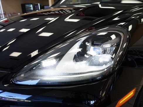 Used 2020 Porsche Cayenne image 23