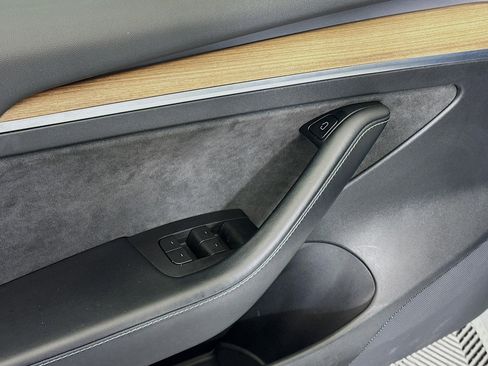 Used 2021 Tesla Model 3 Standard Range Plus image 15