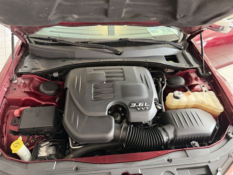 Used 2019 Chrysler 300 Limited RWD image 31