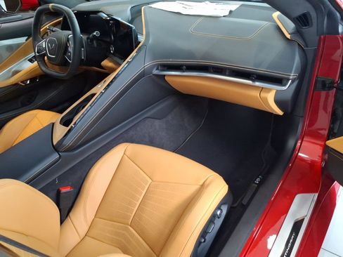 Used 2025 Chevrolet Corvette Stingray Premium Cpe w/ Z51 Performance Package RWD image 9