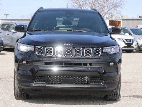 Used 2024 Jeep Compass Latitude w/ Convenience Group image 5