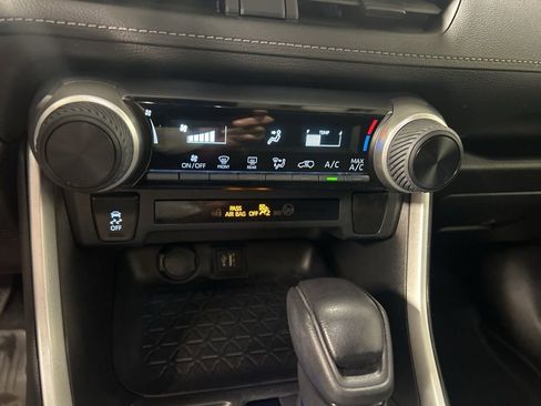 Used 2023 Toyota RAV4 LE image 22