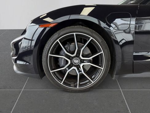 Used 2022 Porsche Taycan image 14