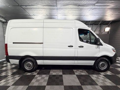 Used 2020 Mercedes-Benz Sprinter 2500 image 9