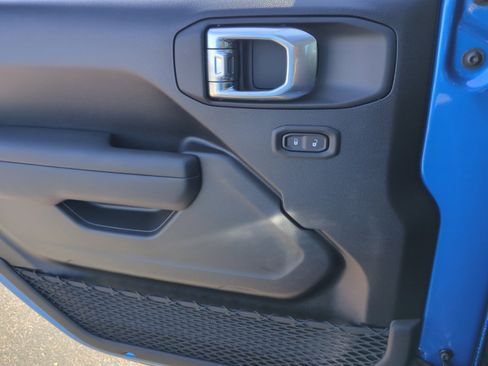 New 2026 Jeep Gladiator Sport image 13