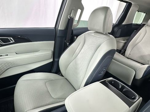 New 2026 Kia Carnival SX Prestige FWD image 13