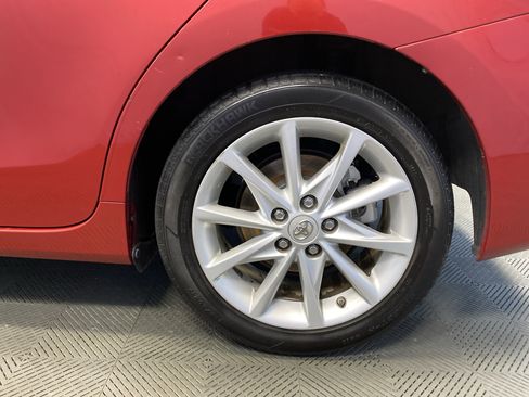 Used 2013 Toyota Prius V image 28
