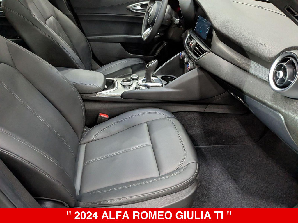 Used 2024 Alfa Romeo Giulia Ti AWD/4WD image 35