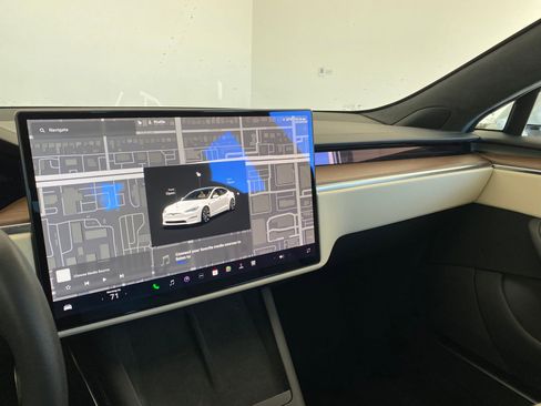 Used 2022 Tesla Model S AWD image 22