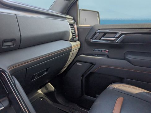 Used 2022 GMC Sierra 1500 AT4 w/ Technology Package image 29