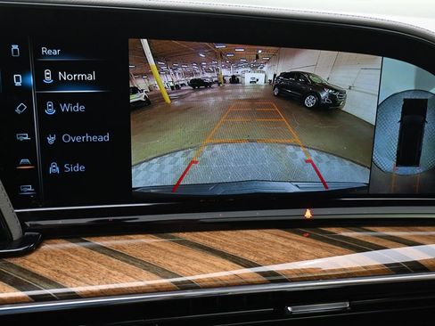 Used 2023 Cadillac Escalade Sport Platinum w/ LPO, ONYX Package AWD/4WD image 32