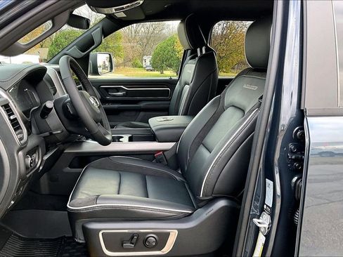 New 2026 RAM 1500 Laramie AWD/4WD image 9