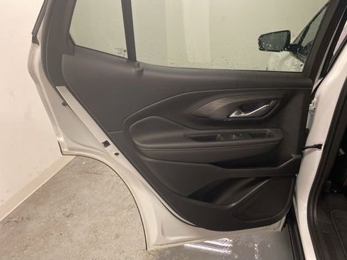 Used 2022 GMC Terrain SLT w/ Elevation Edition image 23