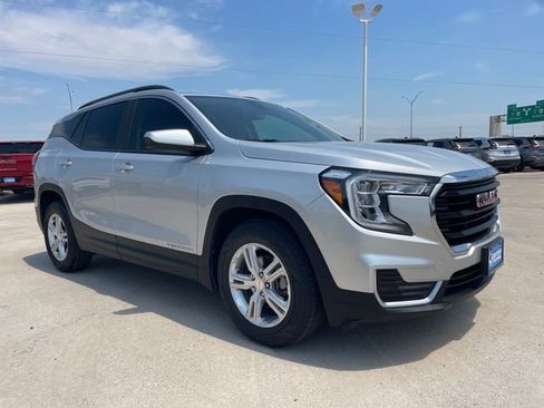 Used 2022 GMC Terrain SLE w/ Driver Convenience Package FWD image 7