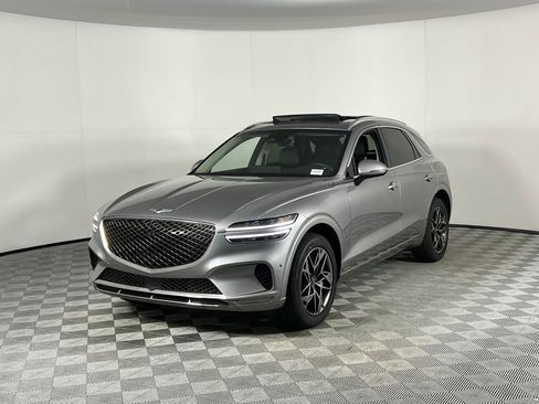 Used 2023 Genesis GV70 2.5T w/ Advanced Package image 3