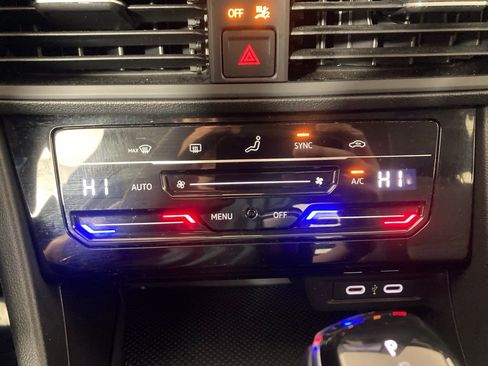 Used 2025 Volkswagen Jetta S image 8