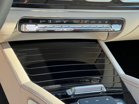 Certified 2025 Mercedes-Benz GLE 450e 4MATIC image 29