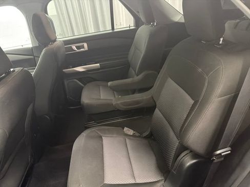 Used 2023 Ford Explorer XLT AWD/4WD image 13