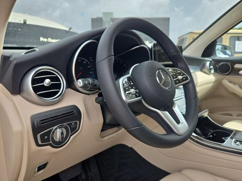 Used 2022 Mercedes-Benz GLC 300 image 9