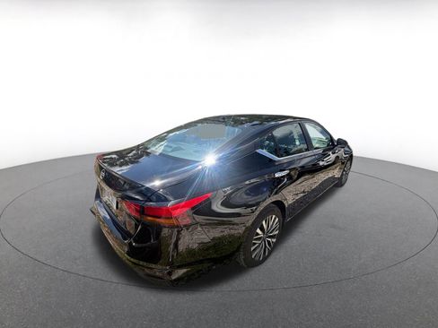 Used 2025 Nissan Altima 2.5 SV image 7