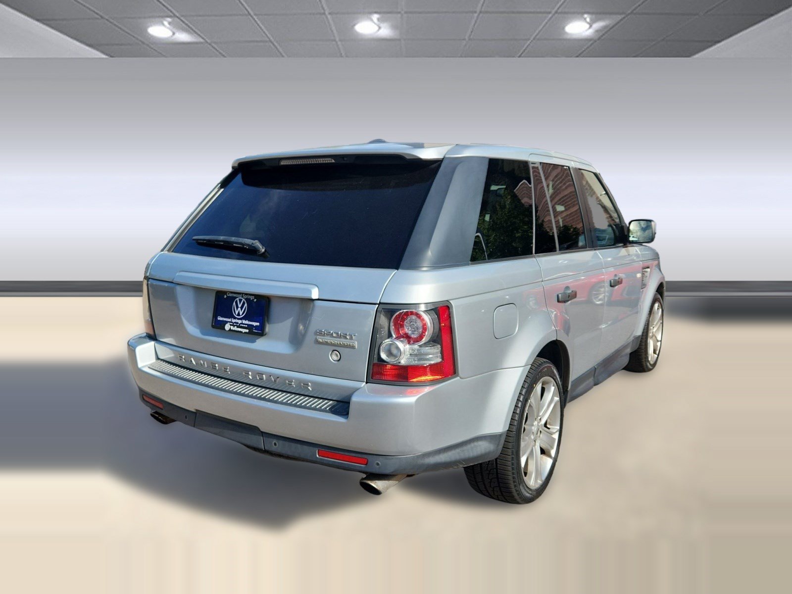 Used 2010 Land Rover Range Rover Sport Supercharged AWD/4WD image 3
