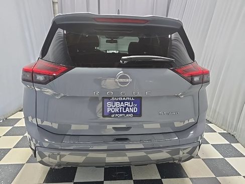 Used 2024 Nissan Rogue SL w/ SL Premium Package AWD/4WD image 10