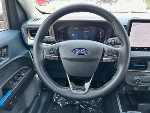 Used 2025 Ford Maverick Lobo AWD/4WD image 18