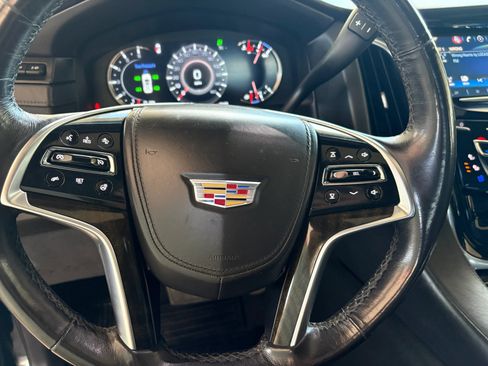 Used 2018 Cadillac Escalade Platinum AWD/4WD image 17