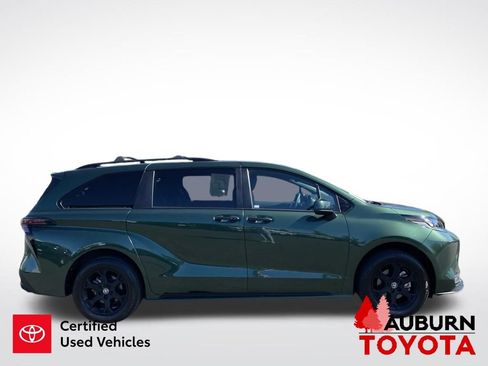 Certified 2025 Toyota Sienna XLE Woodland Edition AWD/4WD image 9