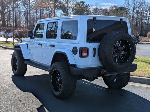 Used 2022 Jeep Wrangler Unlimited Sahara image 7