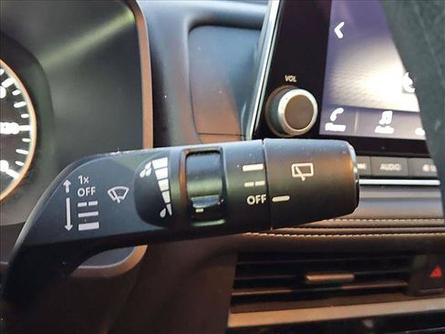 Used 2024 Nissan Rogue S AWD/4WD image 26