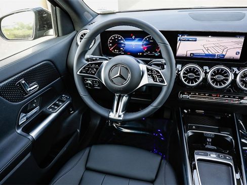 New 2025 Mercedes-Benz GLA 250 image 14