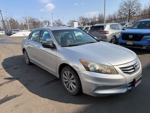 Used 2011 Honda Accord EX image 16